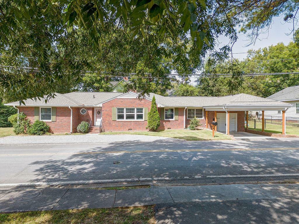 Property Photo:  501 Selvidge Street  GA 30721 