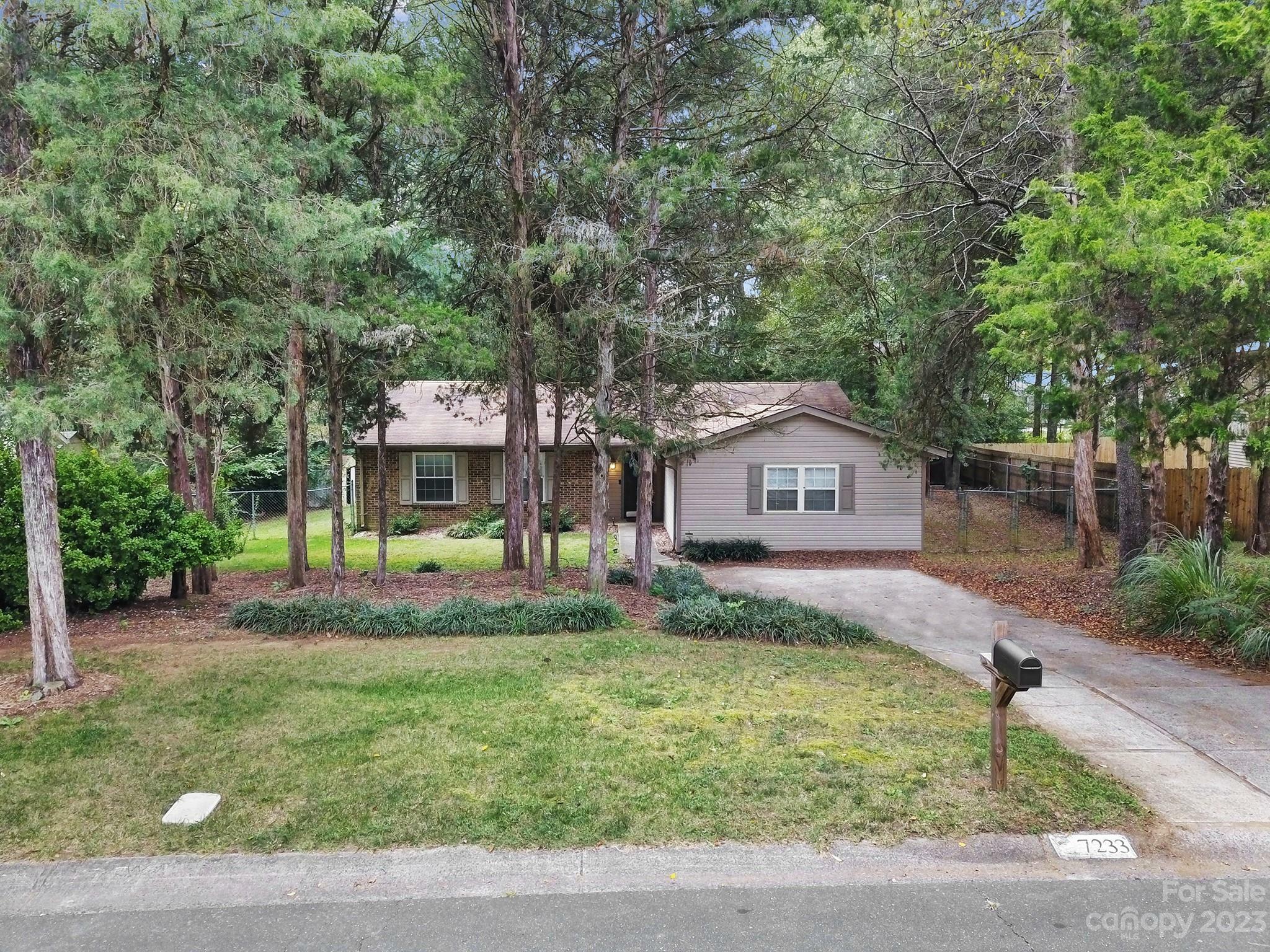 Property Photo: 7233 Connan Lane NC 28226