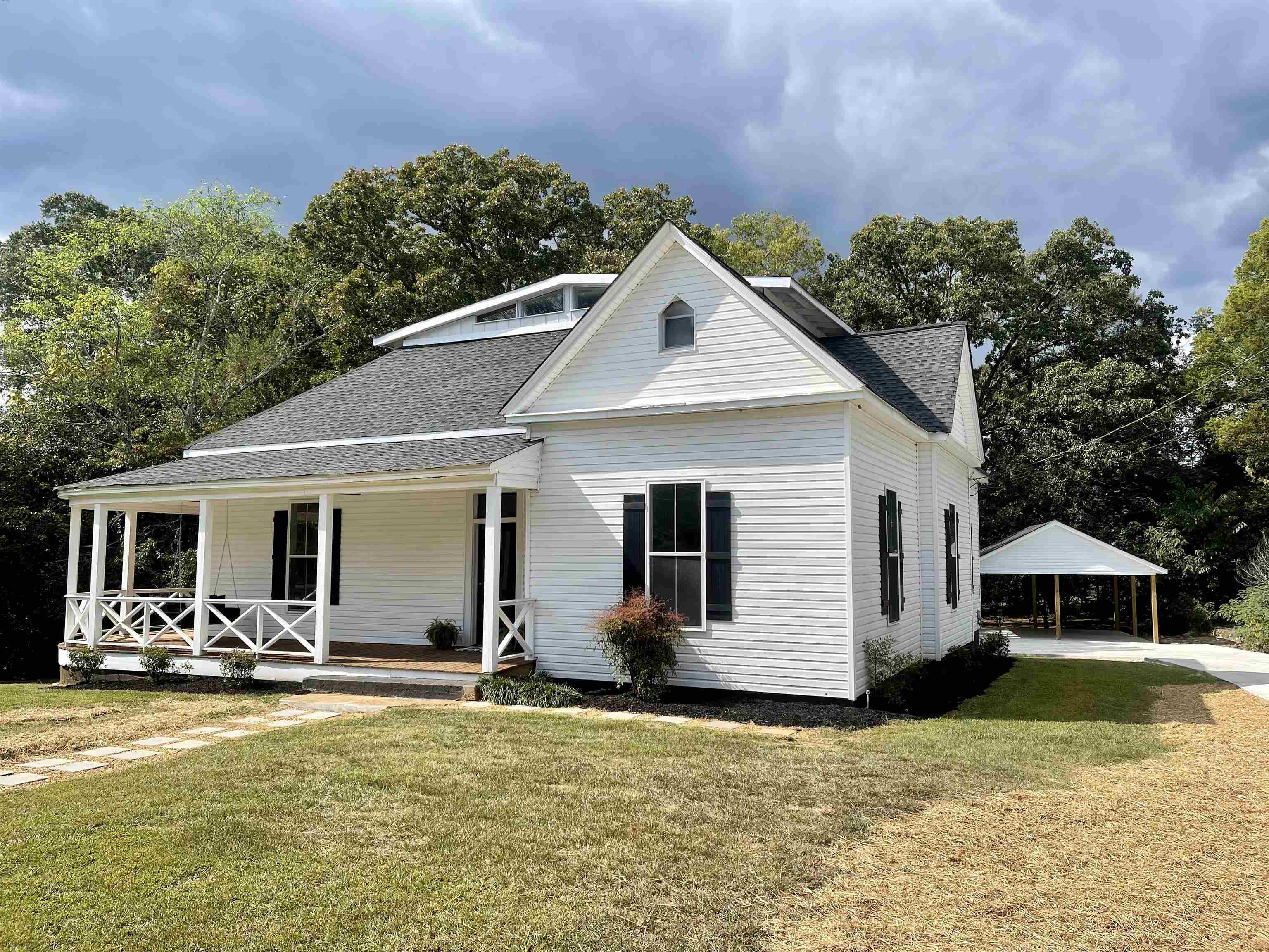 Property Photo:  1413 Calhoun Ave NE  GA 30161 