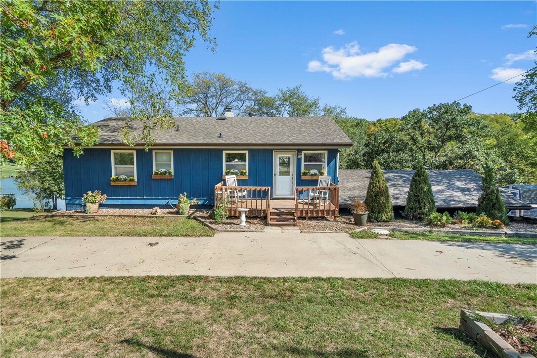 Property Photo:  1447 South Shore Drive  IA 50138 