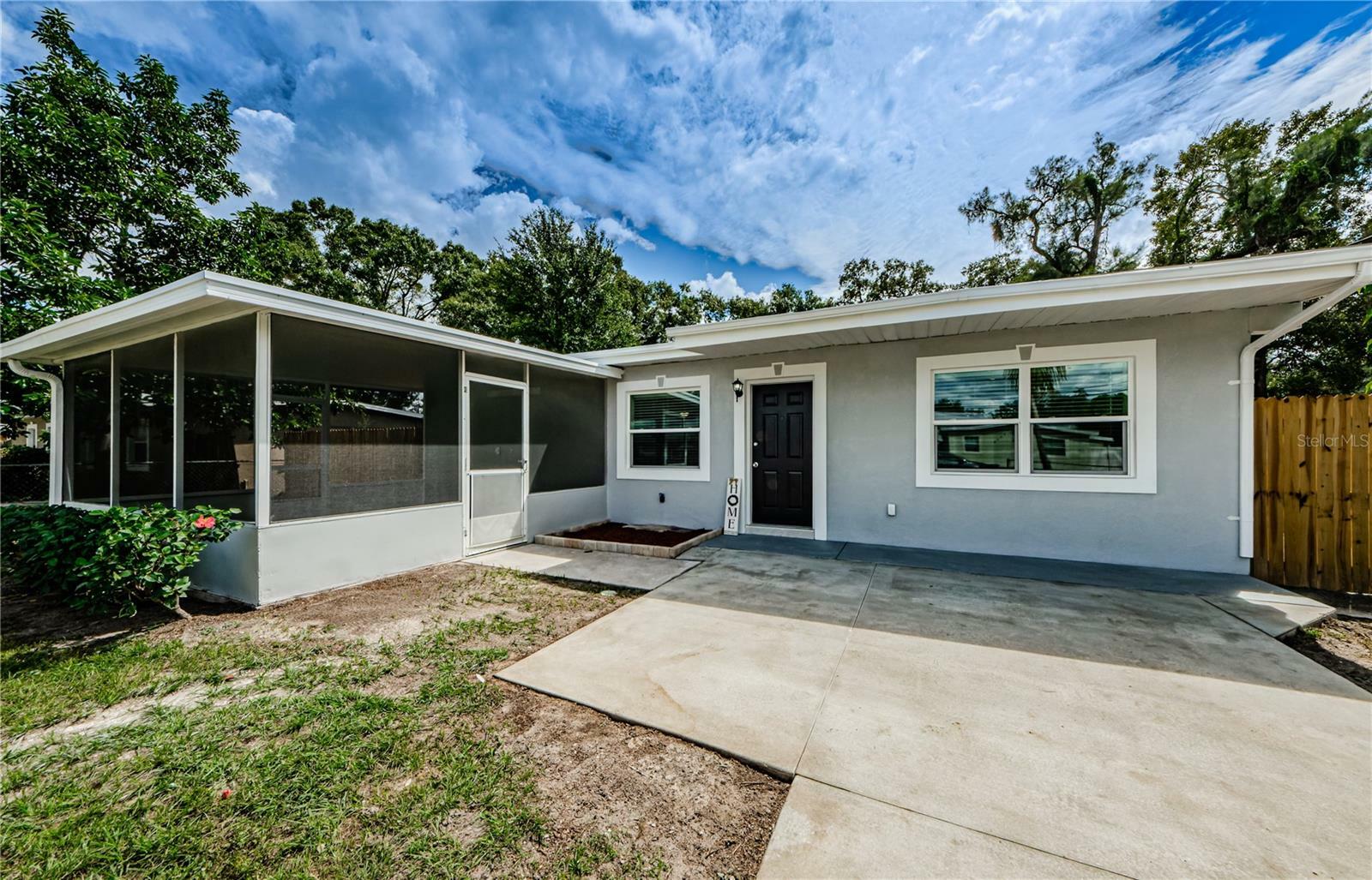 Property Photo:  7707 Coral Vine Lane  FL 33619 