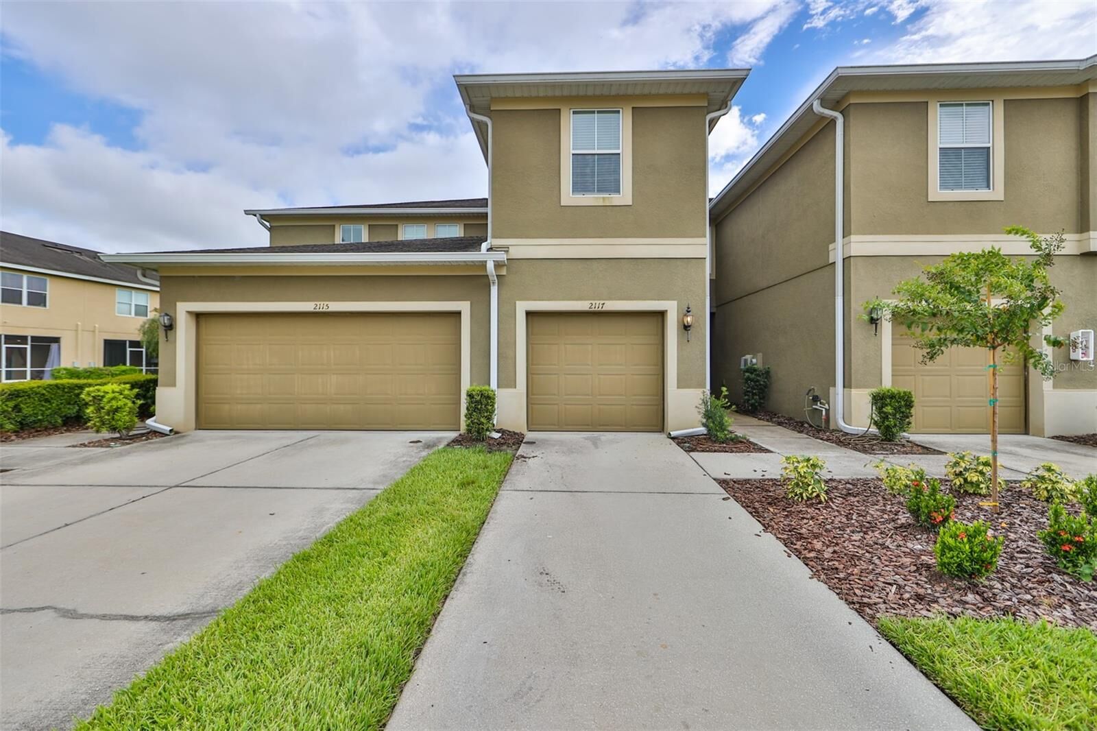 Property Photo:  2117 Lennox Dale Lane  FL 33510 