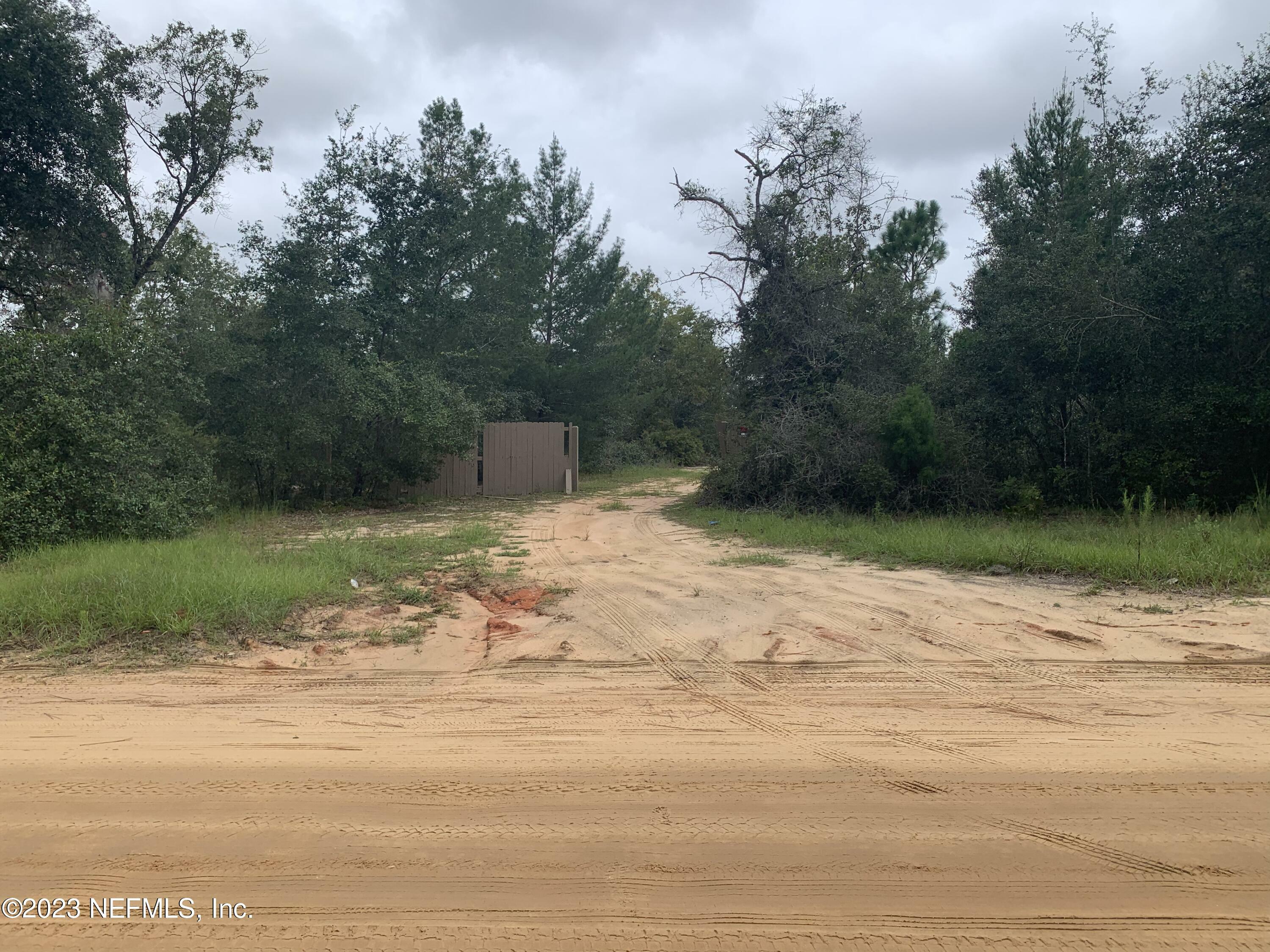 Property Photo:  6728 Spring Lake Road  FL 32656 