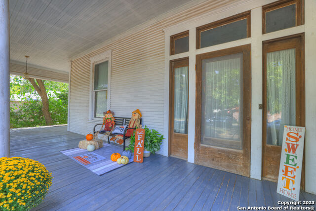 Property Photo:  326 Hackberry St  TX 78644 