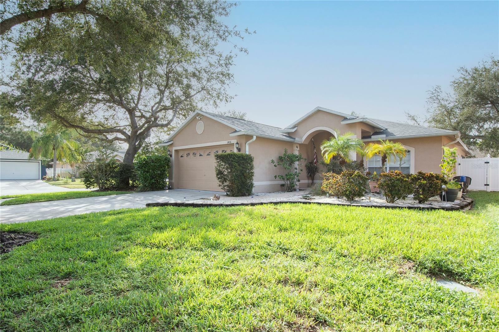 Property Photo:  1406 Watermill Circle  FL 34689 