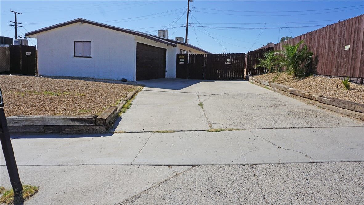 Property Photo:  936 Carson Street  CA 92311 
