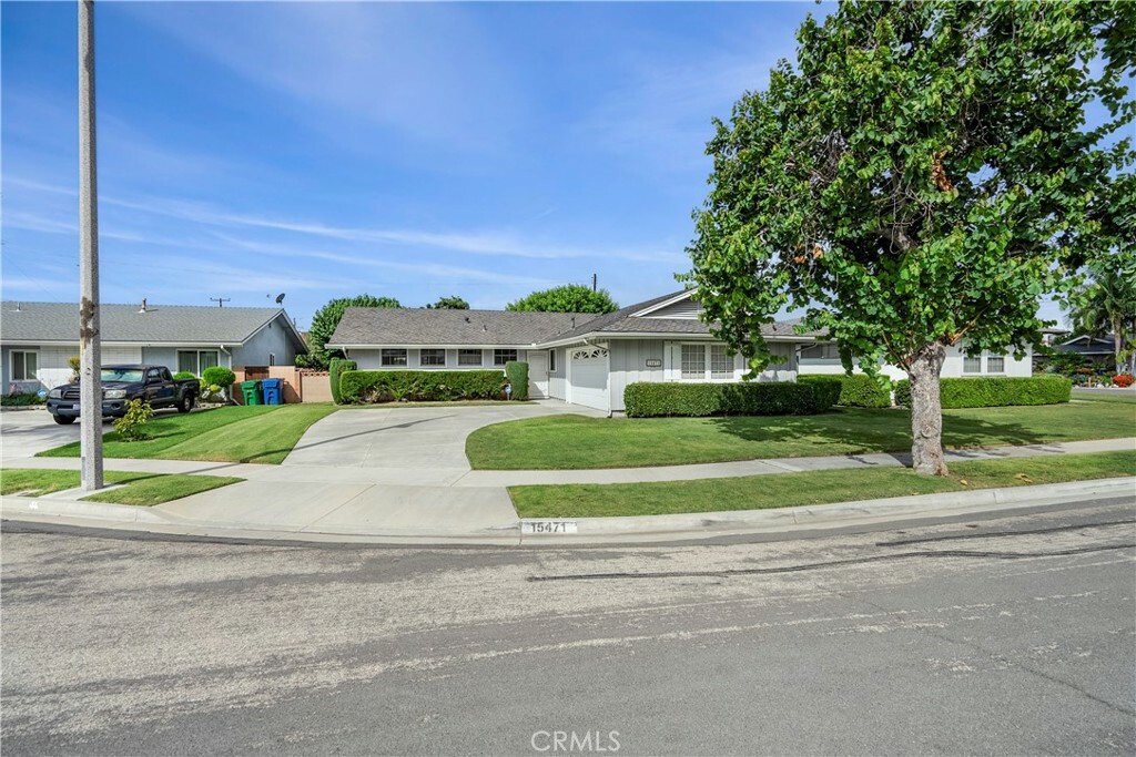 Property Photo:  15471 Marlborough Circle  CA 92683 
