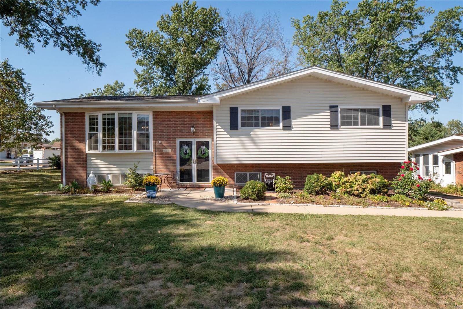 Property Photo: 9241 Cordoba Lane MO 63126