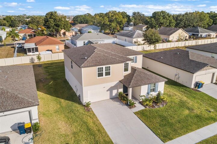 Property Photo: 1098 Oak Valley Drive FL 33823