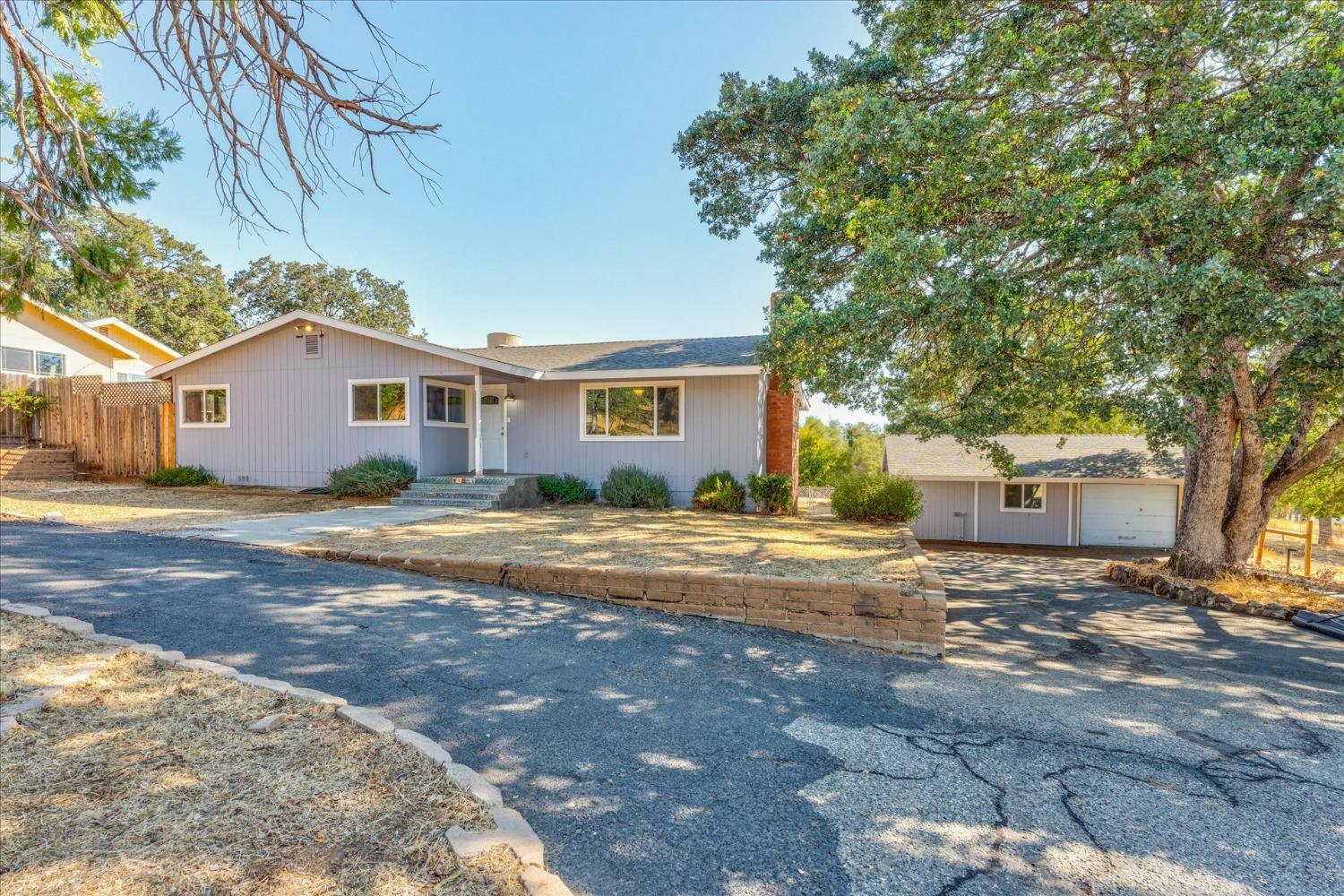 Property Photo:  31541 Apache Road  CA 93614 