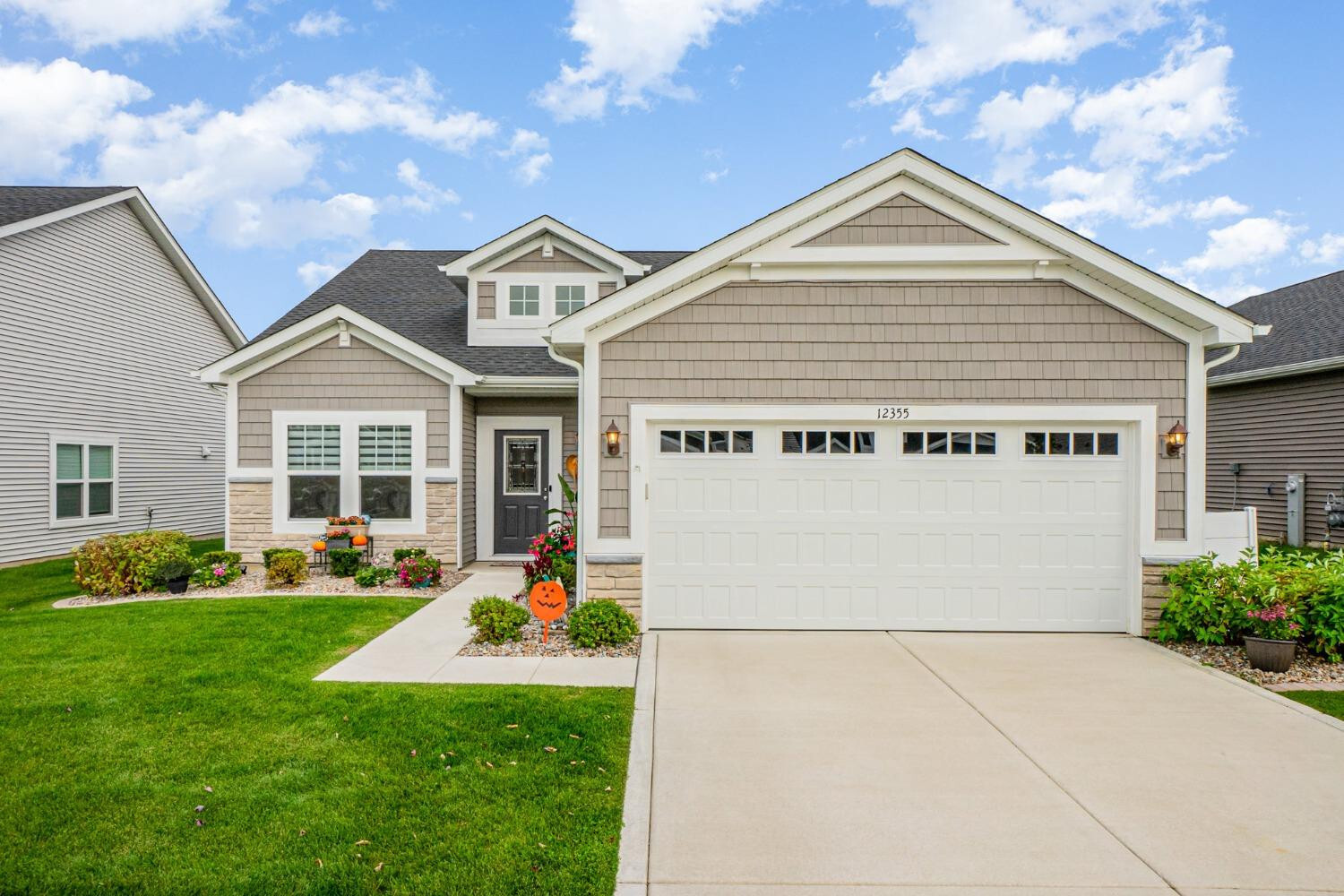 Property Photo: 12355 Ontario Place IN 46303
