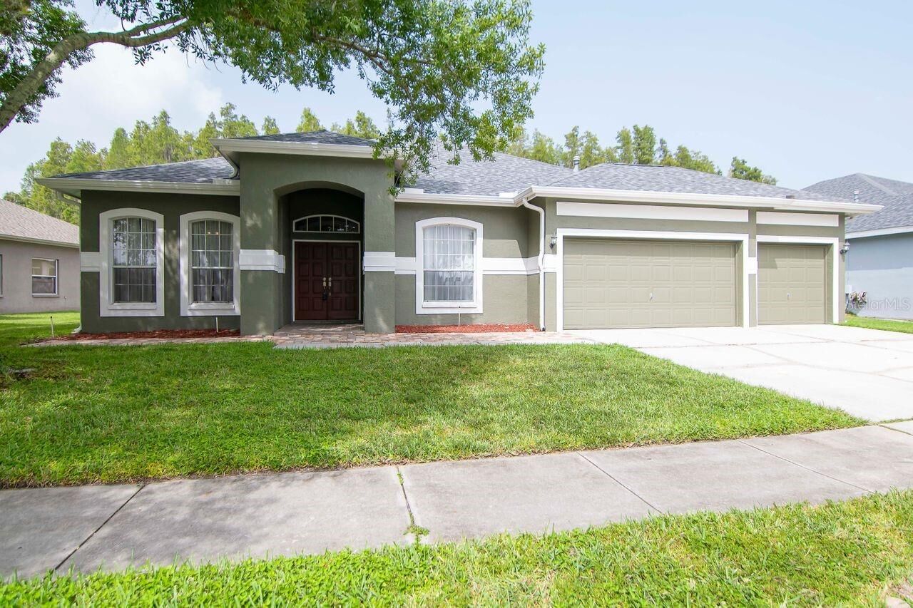 Property Photo:  28701 Falling Leaves Way  FL 33543 