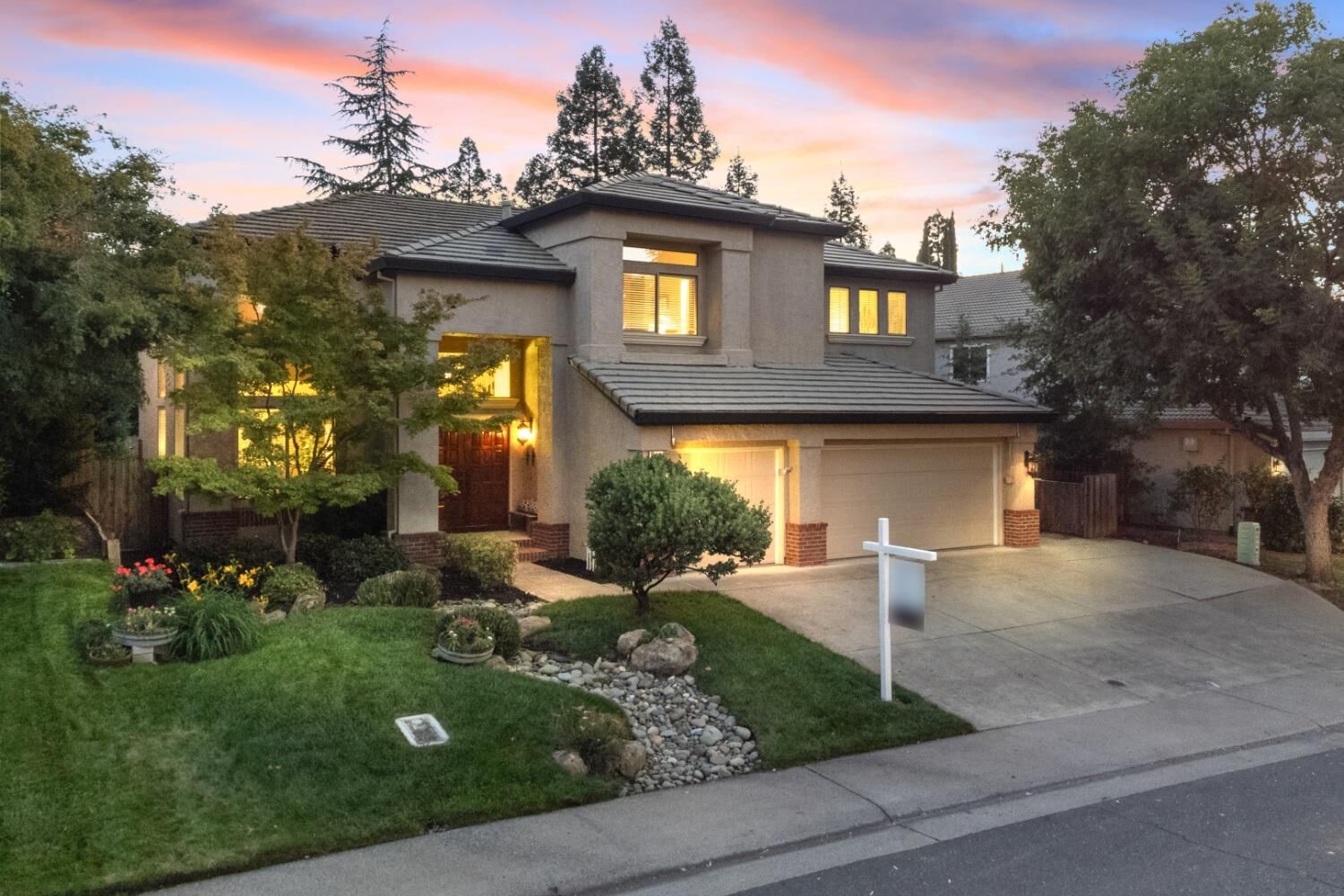 Property Photo: 208 Dulverton Circle CA 95630