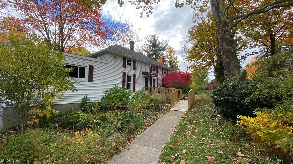 Property Photo:  9875 Chamberlin Road  OH 44087 