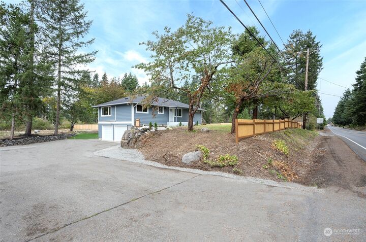 Property Photo:  23710 70th Avenue E  WA 98338 