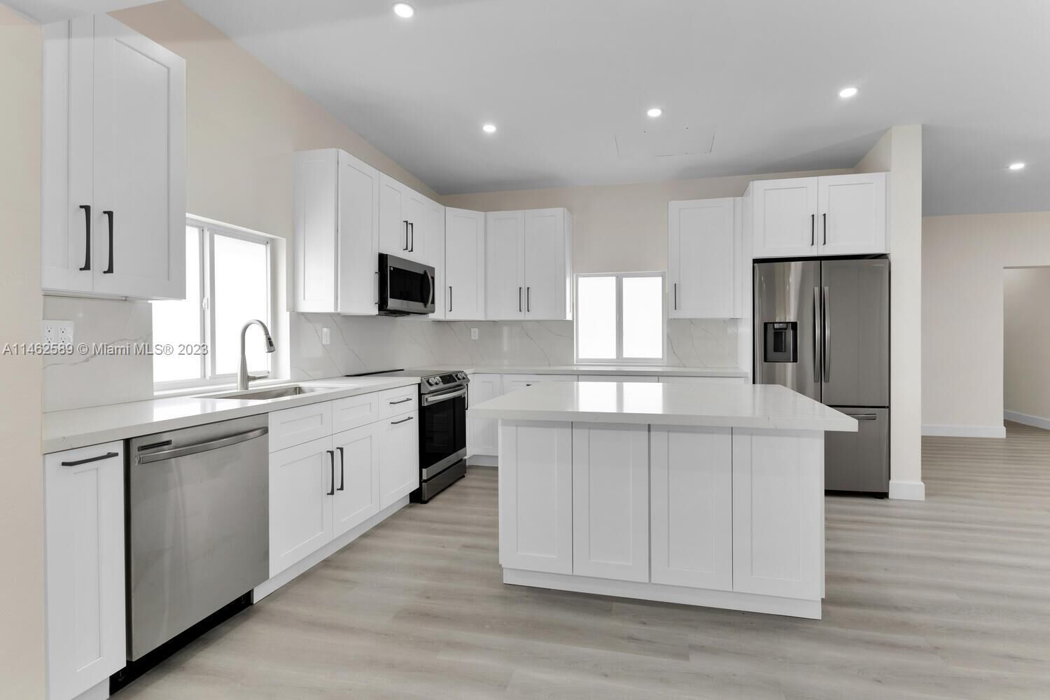 Property Photo:  6527 SW 39 St  FL 33155 