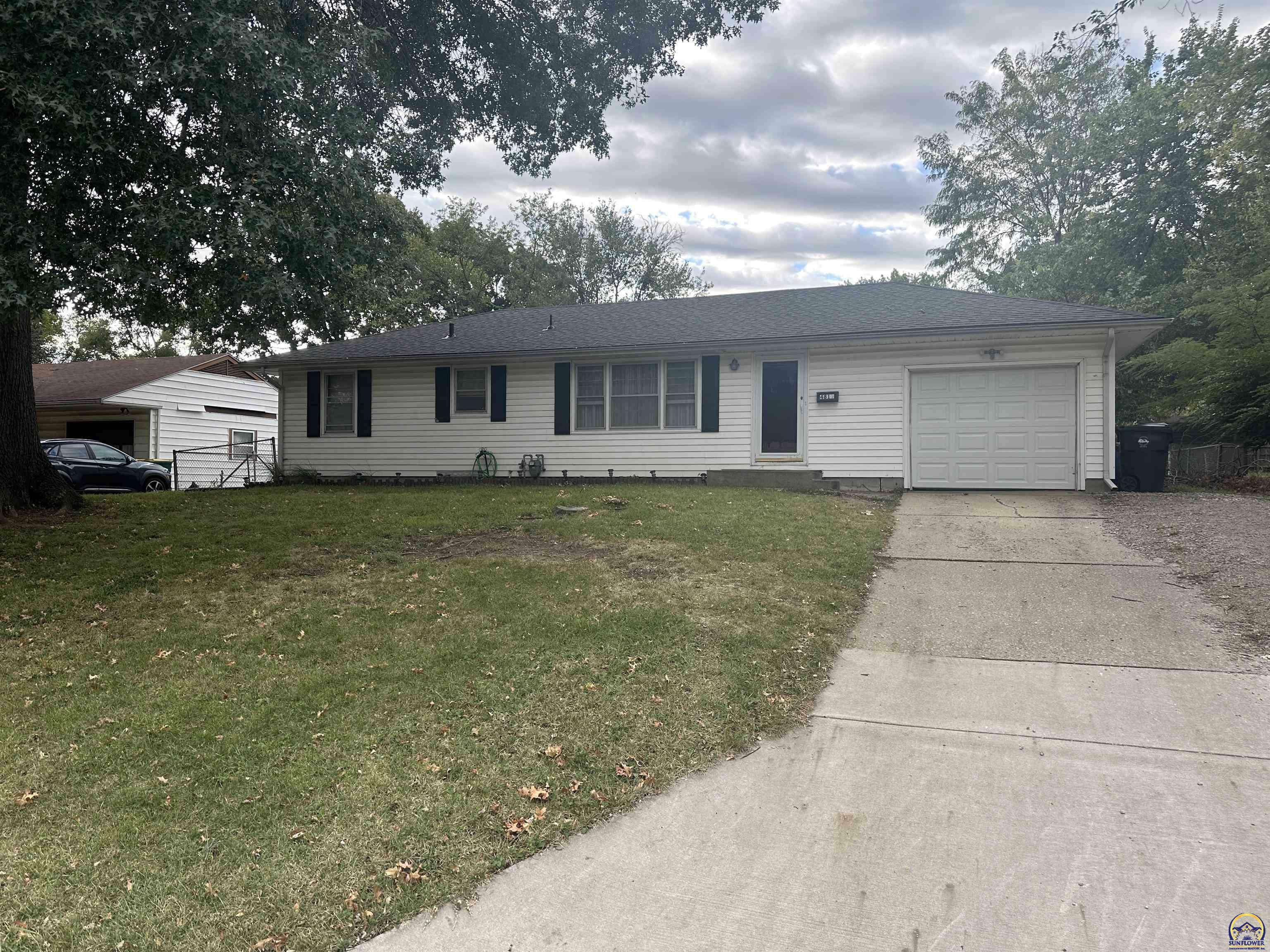 Property Photo:  4819 SW 18th St  KS 66604 