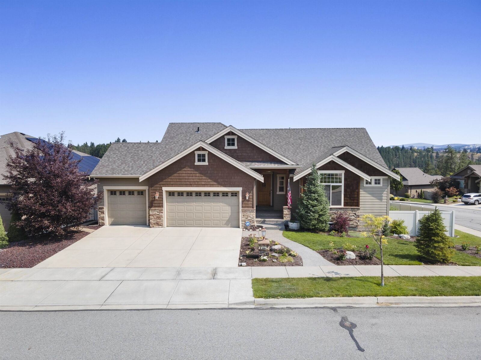 Property Photo: 1006 N Inland St WA 99224