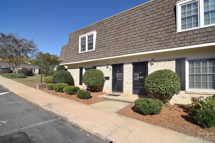 House for sale in Charlotte 3500 Colony Road E, Charlotte, NC 28211