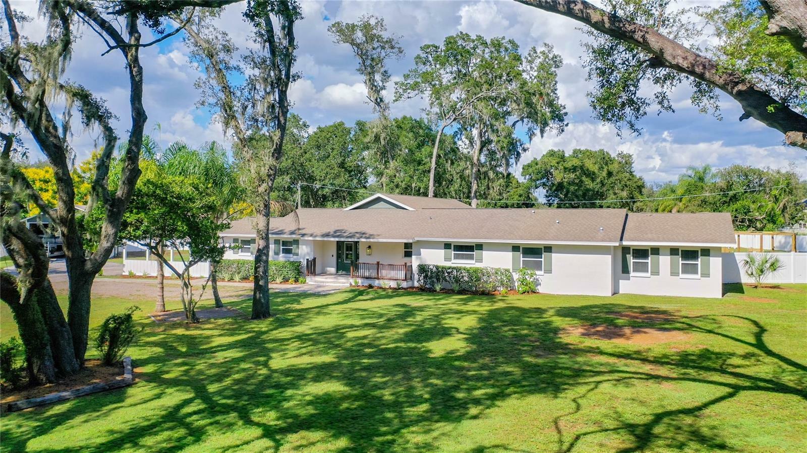 Property Photo: 2506 Durant Road FL 33596