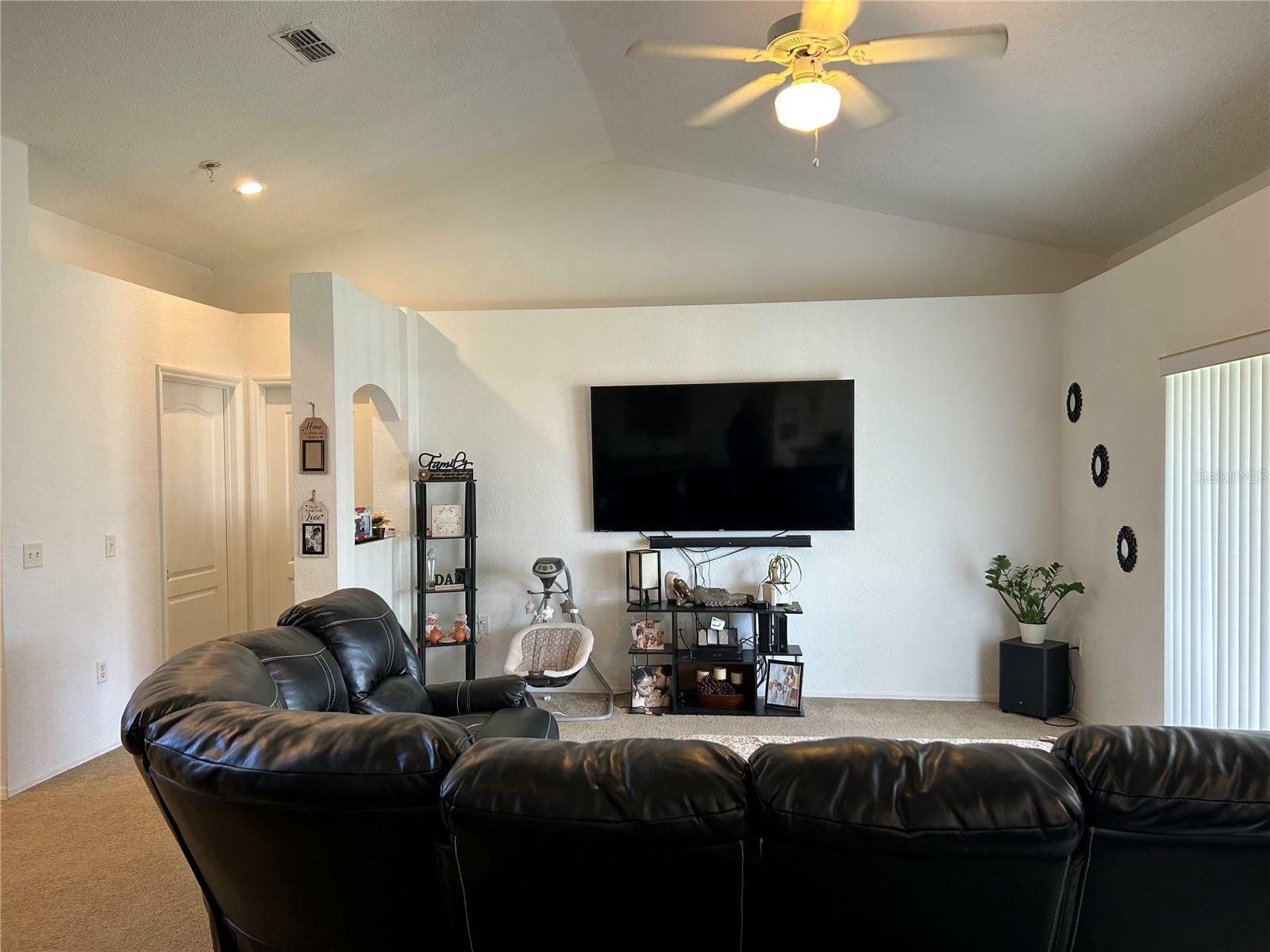 Property Photo:  1219 Lake Loop  FL 33880 