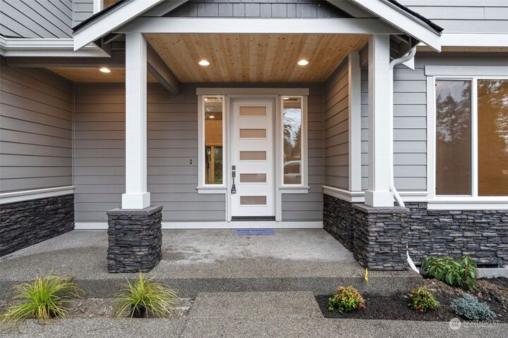 Property Photo: 6913 Stanfield Road SE WA 98503