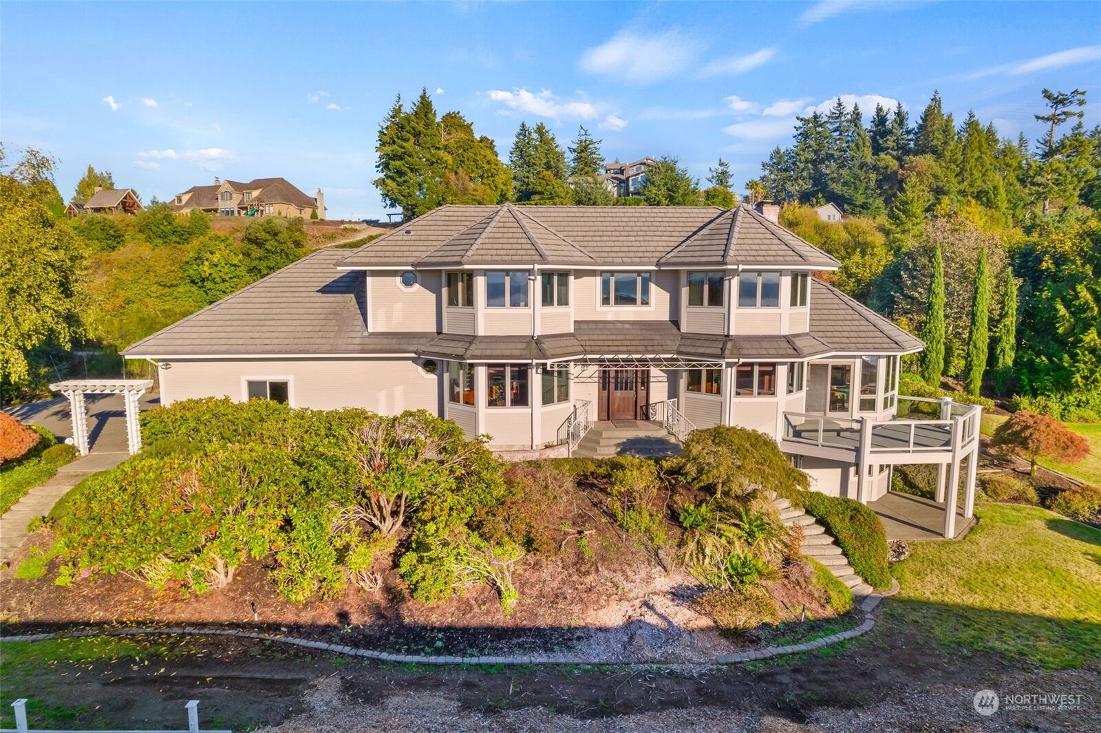 4 bed Fox Island home for sale 555 3rd Lane, Fox Island, WA 98333