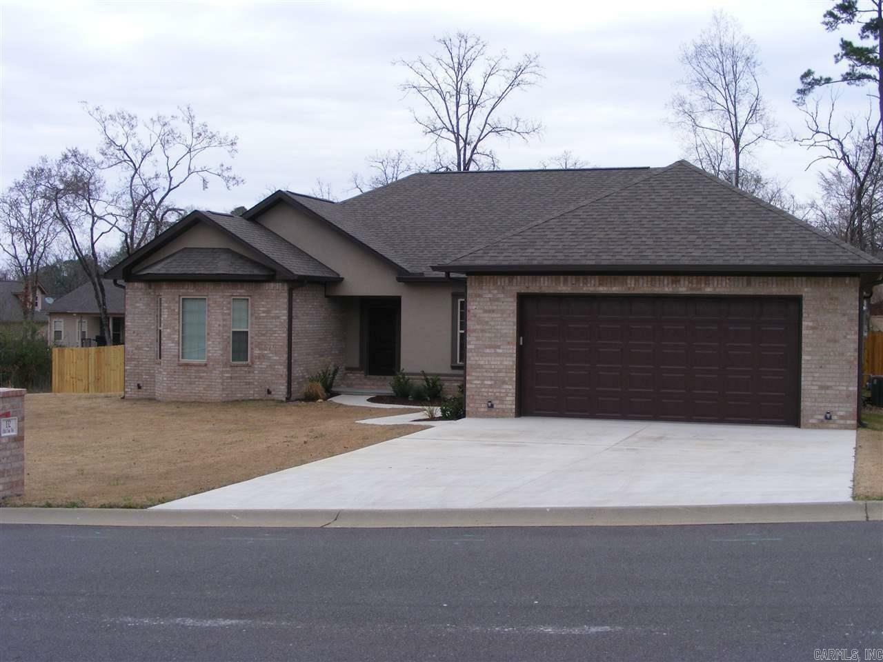 Property Photo:  132 Old Oak  AR 71913 