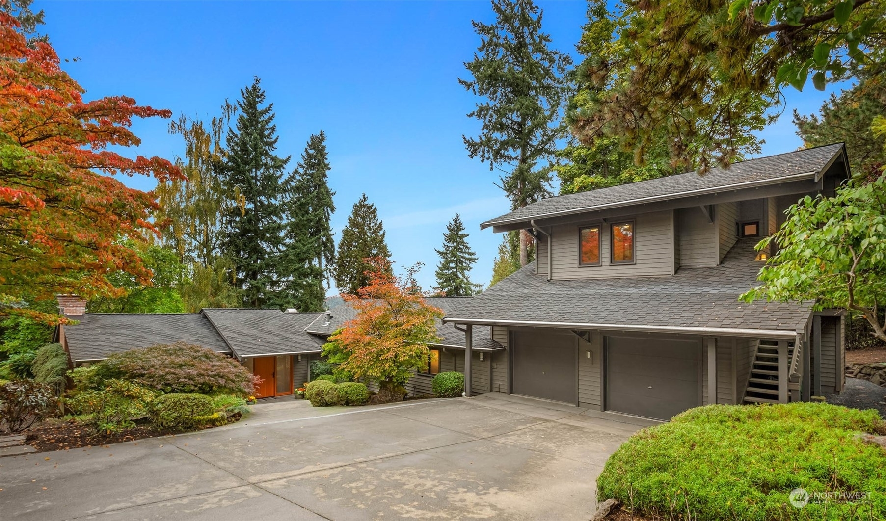 6711 W Mercer Way  Mercer Island WA 98040 photo