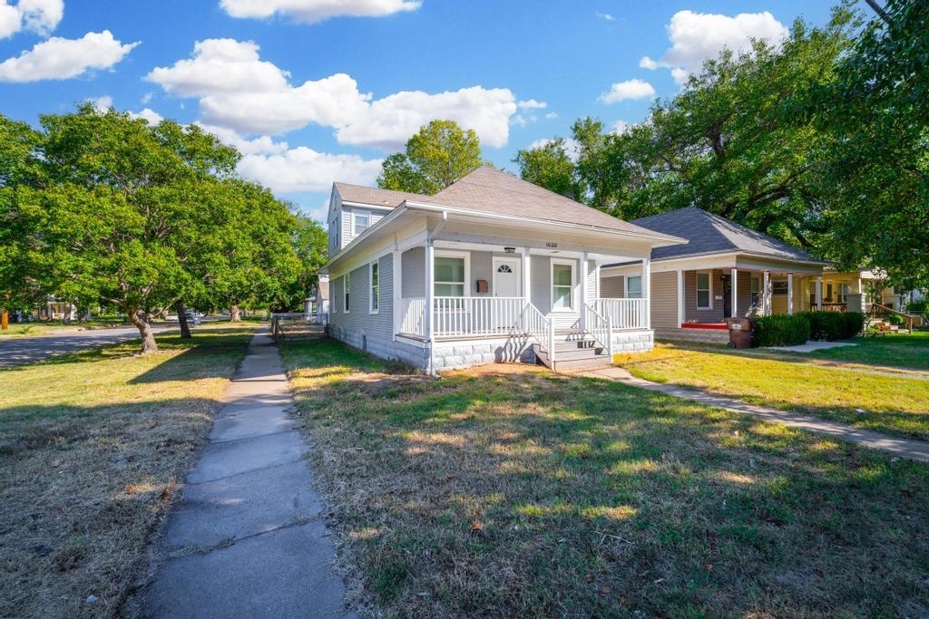 Property Photo:  1622 W 2nd St N  KS 67203 