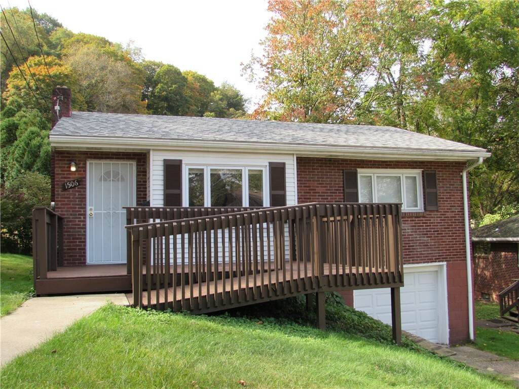 Property Photo:  1506 Hudson St  PA 15147 