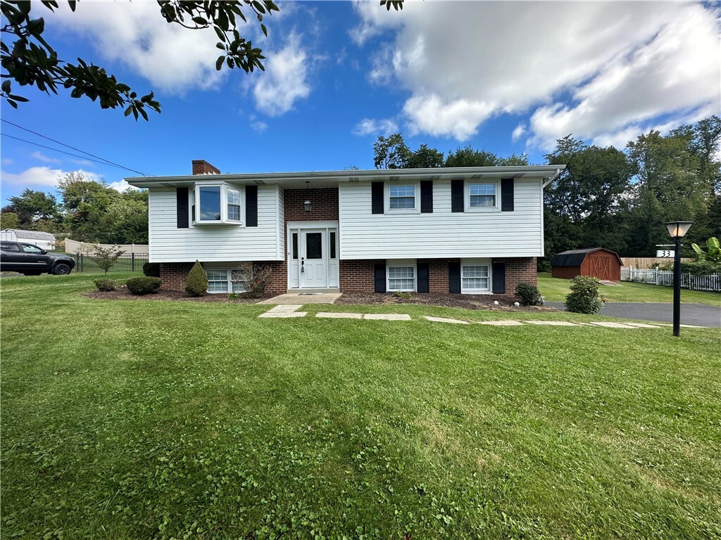 Property Photo:  33 Deerfield Dr  PA 15601 