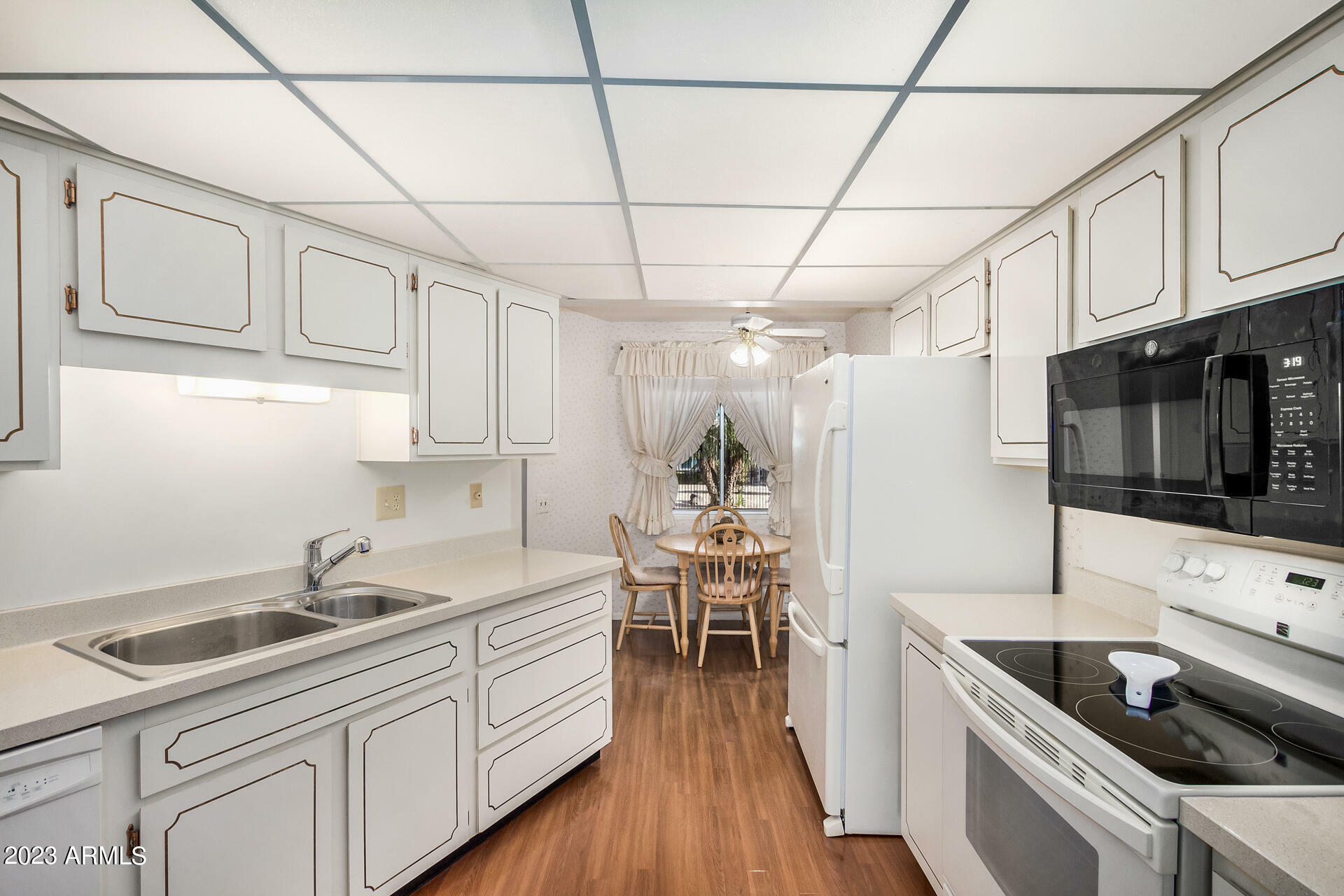 Property Photo: 14211 N Palm Ridge Drive W AZ 85351