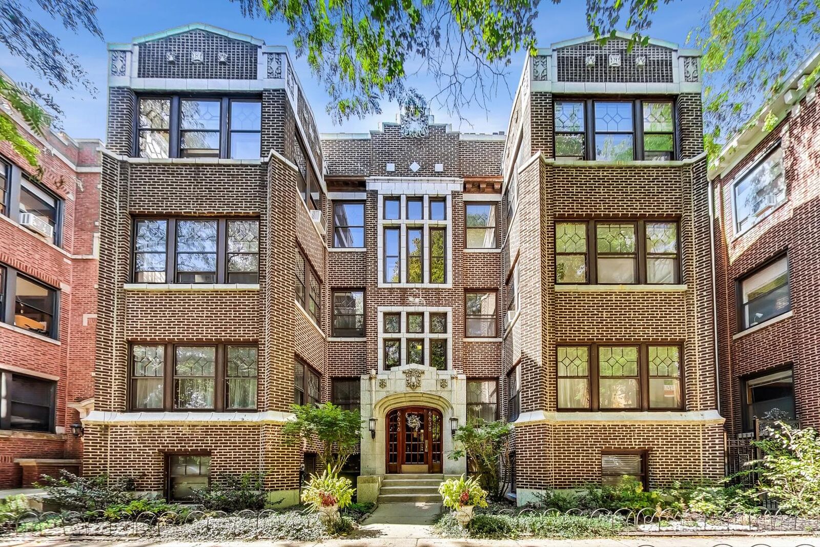 Property Photo: 6638 N Newgard Avenue G IL 60626