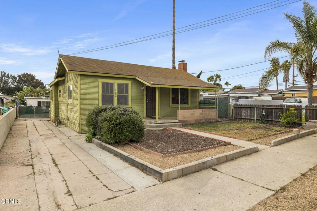 Property Photo:  162 W Ramona Street  CA 93001 