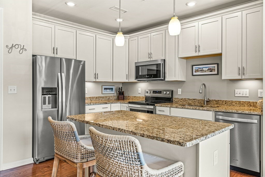Property Photo: 2 Francis Dr 203 MA 01810