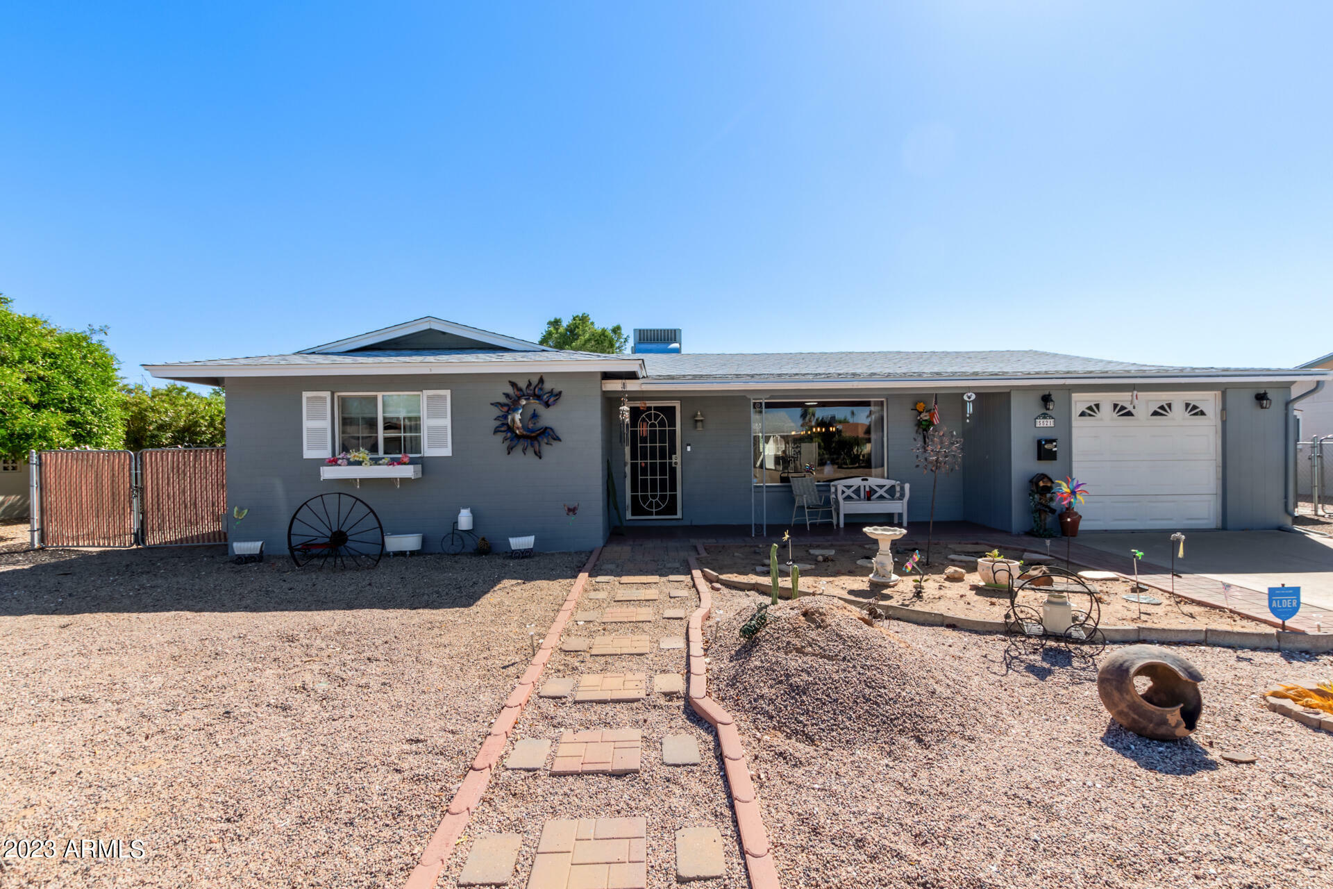 Property Photo:  5521 E Dallas Street  AZ 85205 