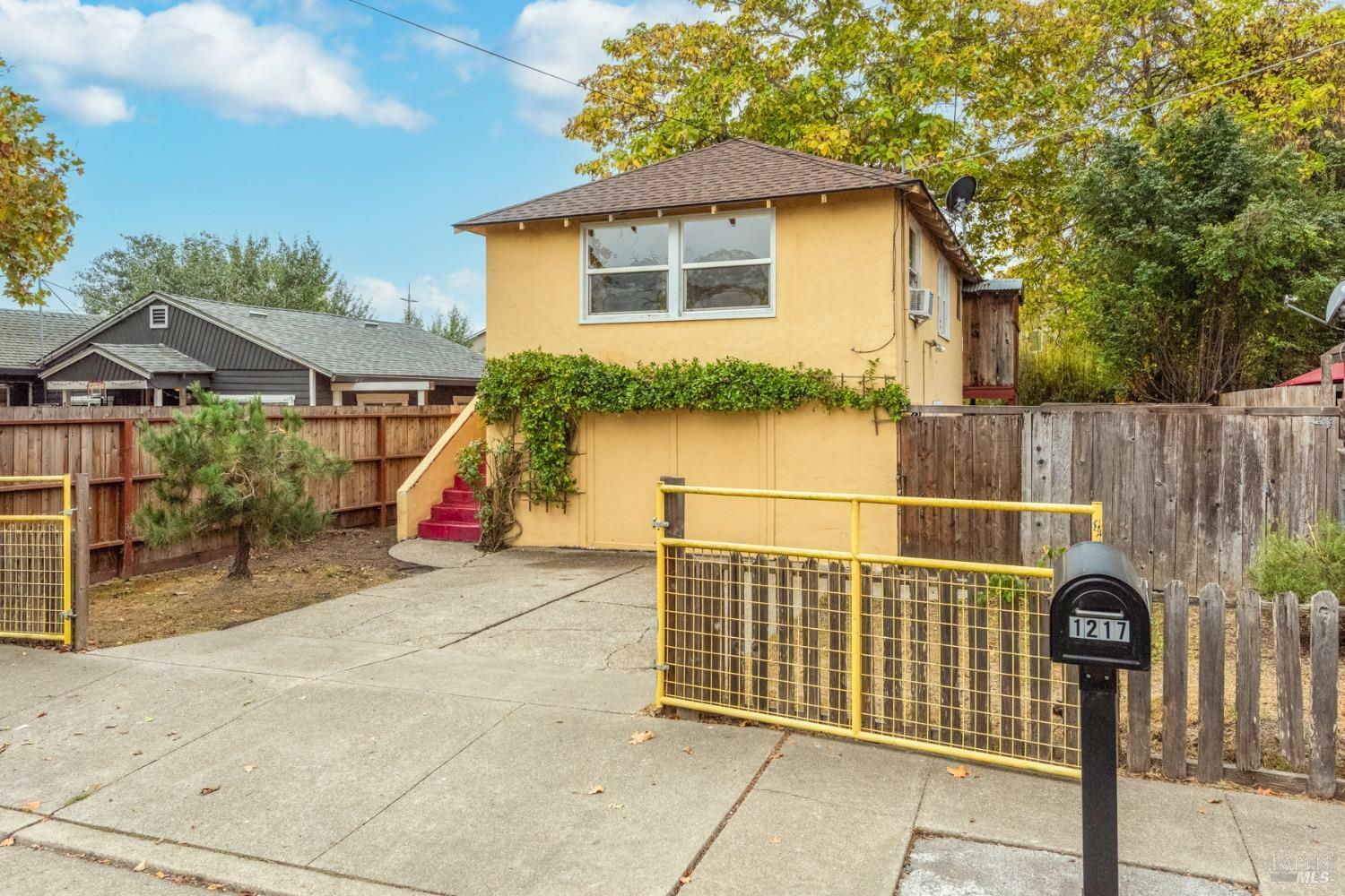 Property Photo:  1217 Temple Avenue  CA 95404 