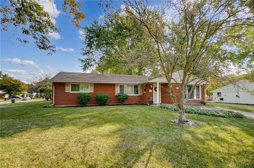 Property Photo:  10 Willow Drive  OH 45066 