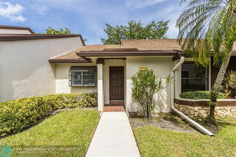 Property Photo:  3222 S Carambola Cir 2569  FL 33066 