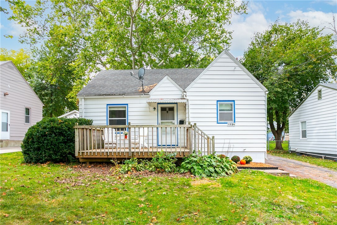 Property Photo:  1734 45th Street  IA 50310 