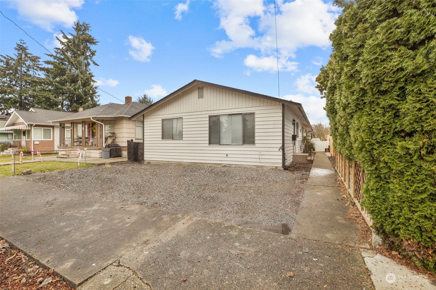 Property Photo:  214 Burnett Avenue N  WA 98057 