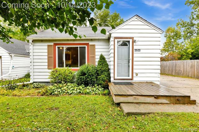 Property Photo:  2523 Kate Street  MI 48842 