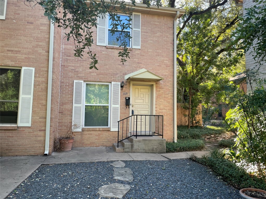 Property Photo: 805 E Oltorf Street TX 78704