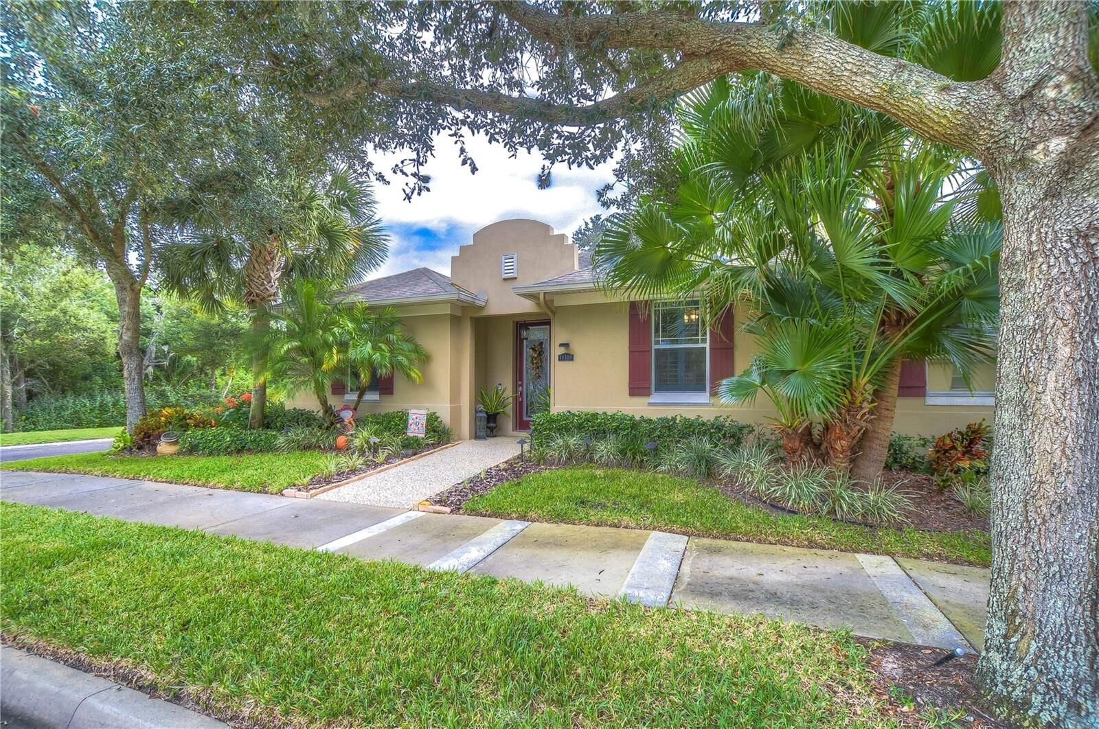 Property Photo:  11329 Wickersley Place  FL 33625 