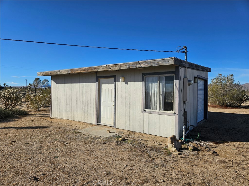 Property Photo:  2135 Road Runner Lane  CA 92285 