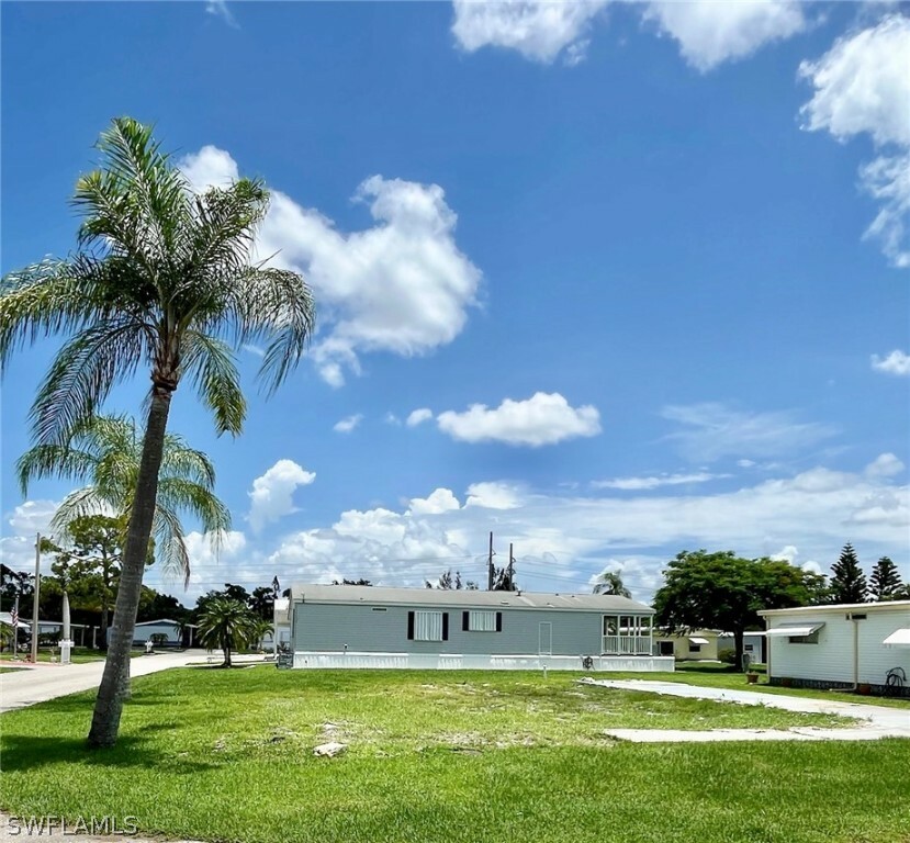 Property Photo:  763 Knotty Pine Circle  FL 33917 