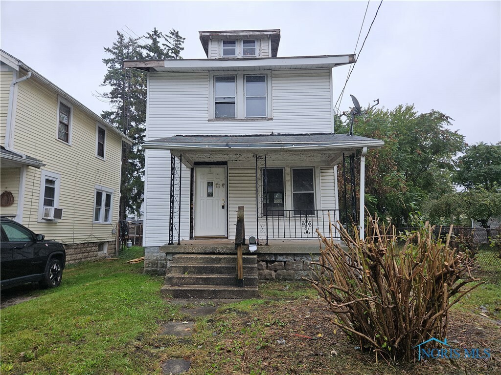 Property Photo:  1433 White Street  OH 43605 