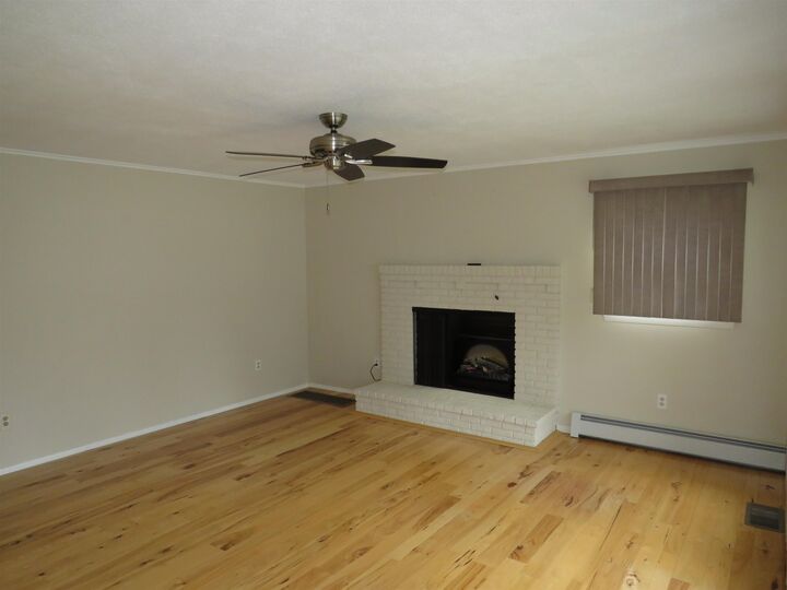 Property Photo:  185 President Road  NH 03103 