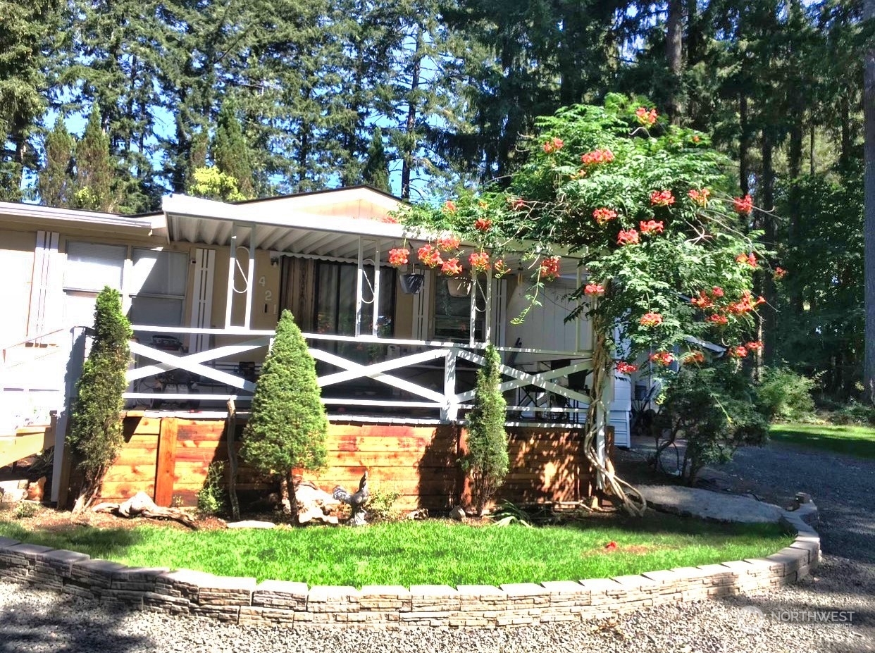 Property Photo:  421 SE Crescent Drive  WA 98584 